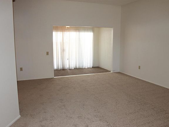 3rd image of 11072 W Coggins Dr