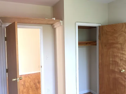 Rented by Metroline Realty | media 10