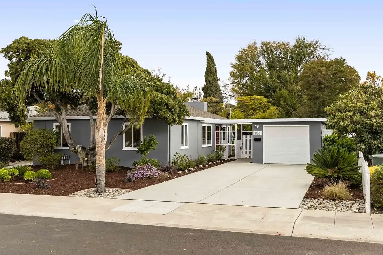 3 bed, 1004 sqft, $6,000 — Photo 1