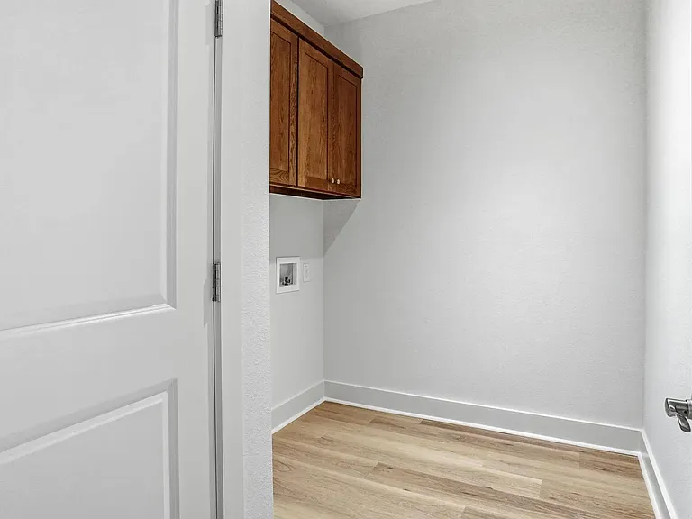 309 Railroad Ave — Photo 13