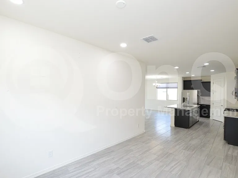 9114 S 167th Dr — Photo 6