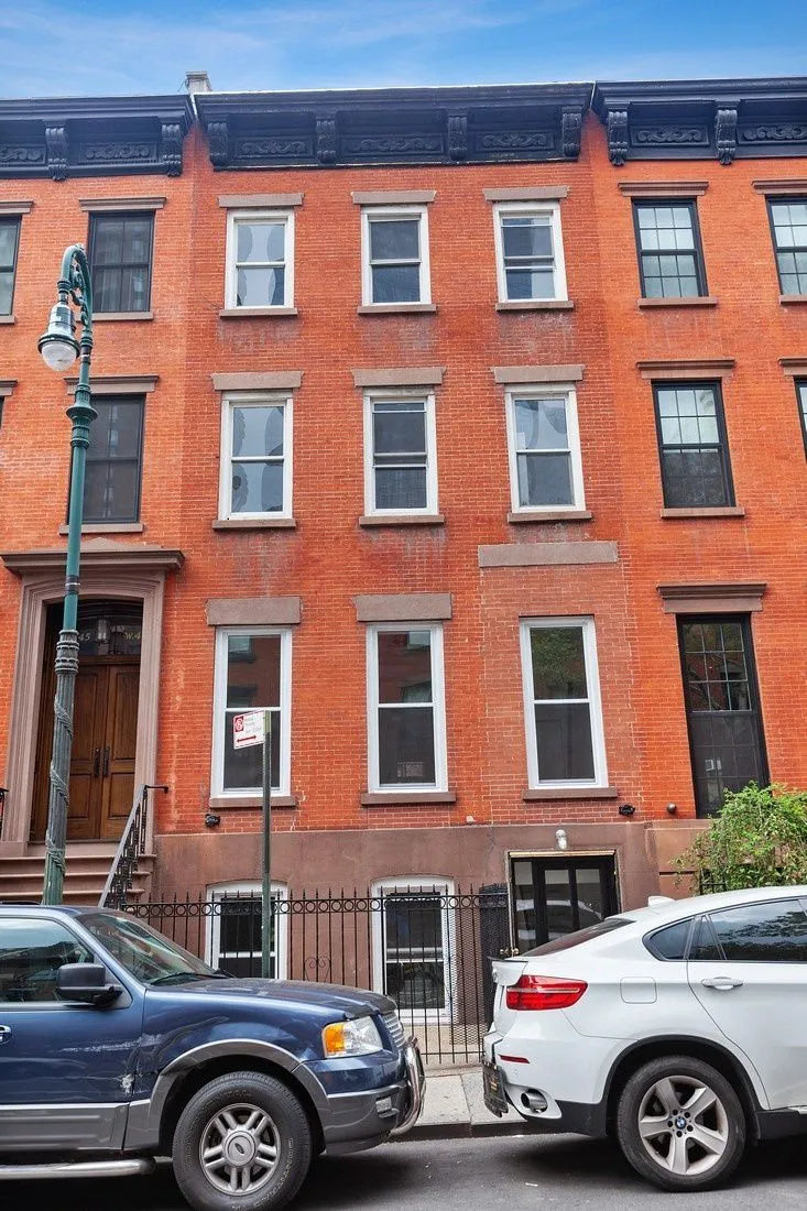 443 West 44th Street in Hell's Kitchen : Sales, Rentals