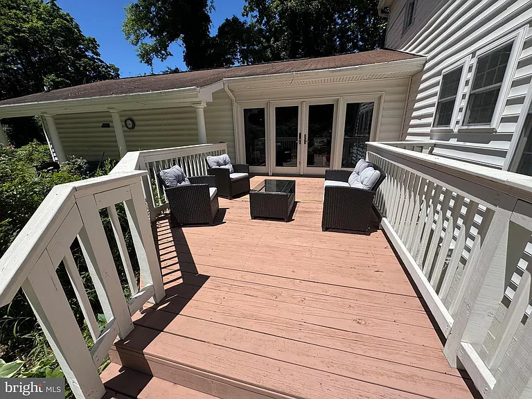 317 W Seminary Ave — Photo 35