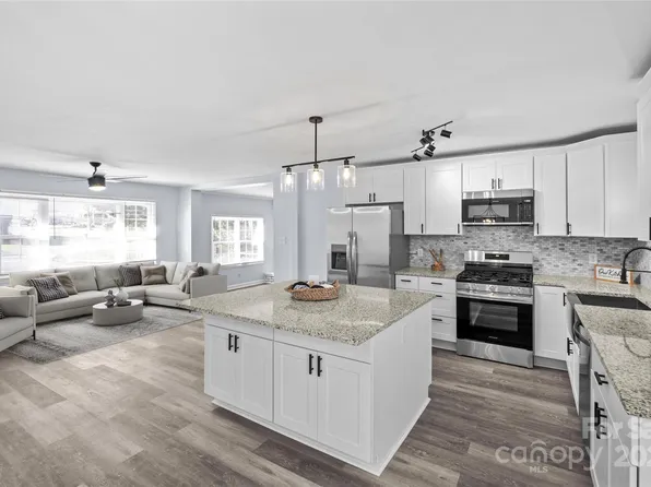 5020 Sea Oates Ln, Bessemer City, NC 28016