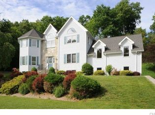 5 Woodstone Ct, Danbury, CT 06811