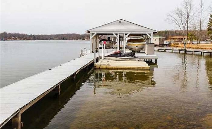 Boathouse/Dock/Waterfront