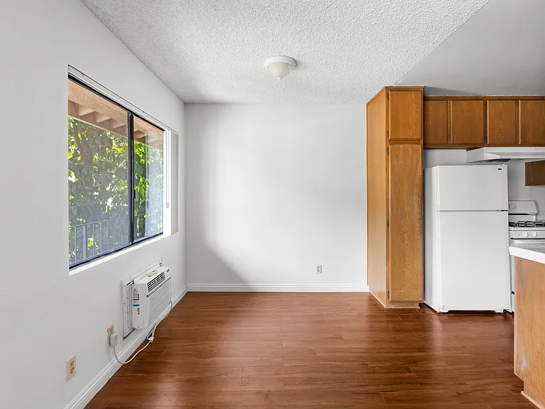 4193 Greenbush Ave #2 — Photo 5