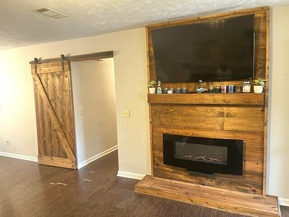 4th image of 72 Colby Ln