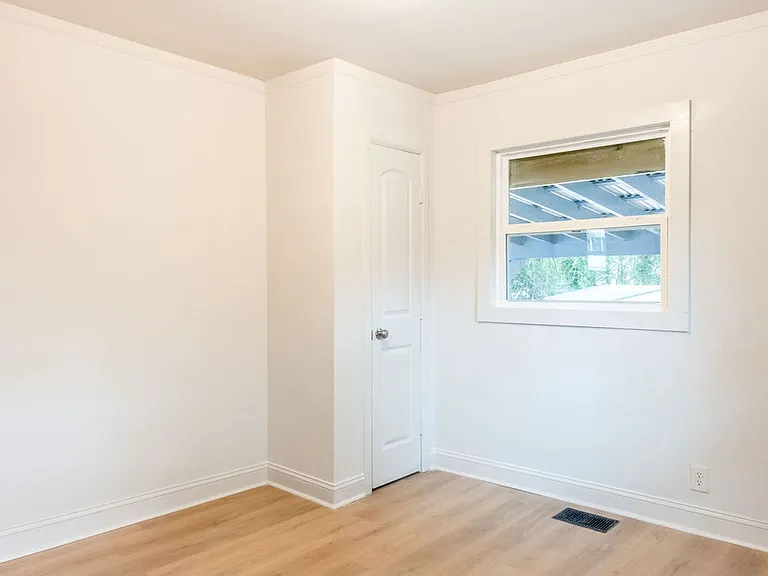 80 Menefee St — Photo 14