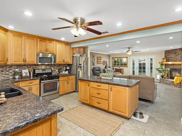 9324 Emerald Grove Ave, Lakeside, CA 92040