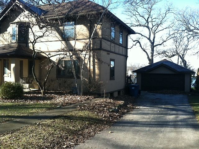2nd image of 859 S Chicago Ave