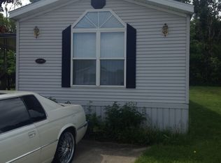 17291 Roberts Dr, Davisburg, MI 48350