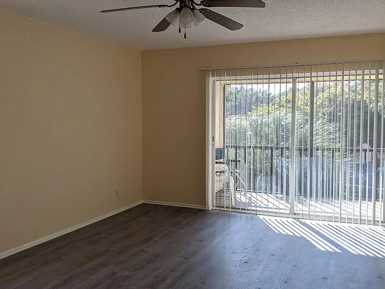 480 NW 20th St #315 — Photo 3
