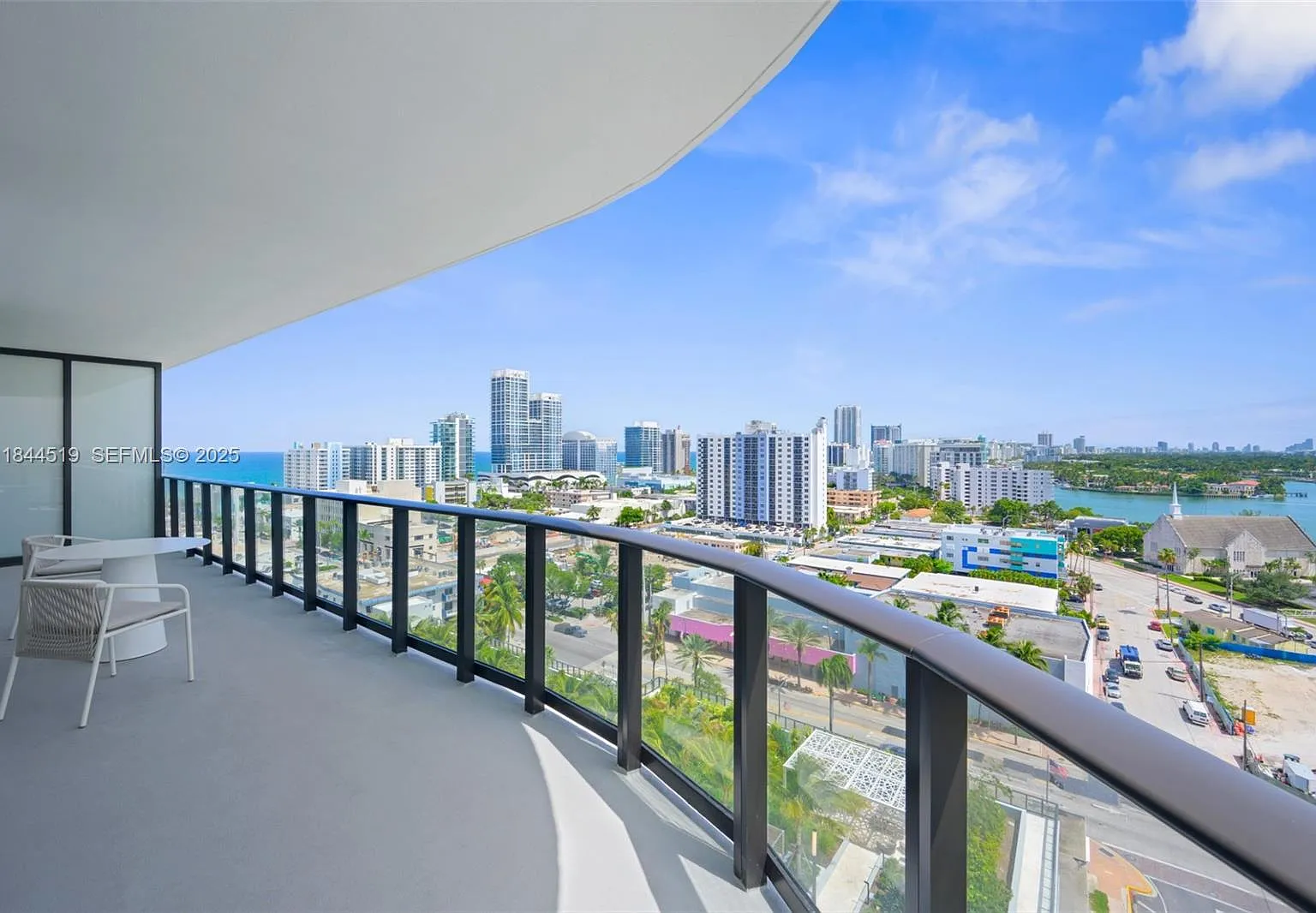 2 bed, 813 sqft, $9,000 — Photo 4