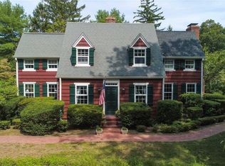 31 Hollow Rd, Stony Brook, NY 11790