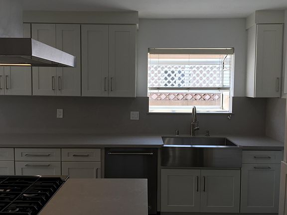 4th image of 21412 Marigold Ave