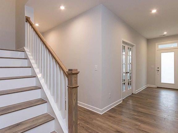 The Stonehurst - Entry