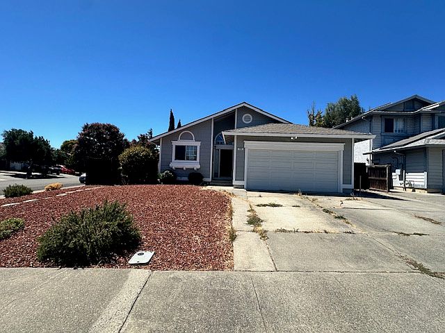 1st image of 799 Fairfax Ct