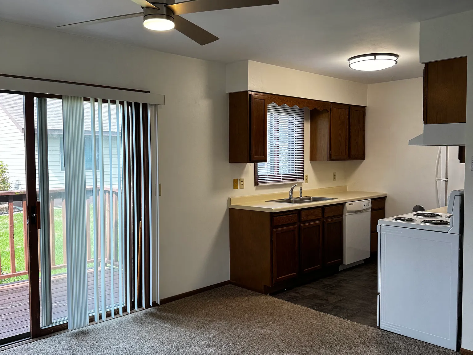2 bed, 1100 sqft, $1,175 — Photo 3