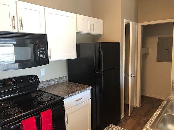 5th image of 6504 Saint Andrews Ln APT 2026