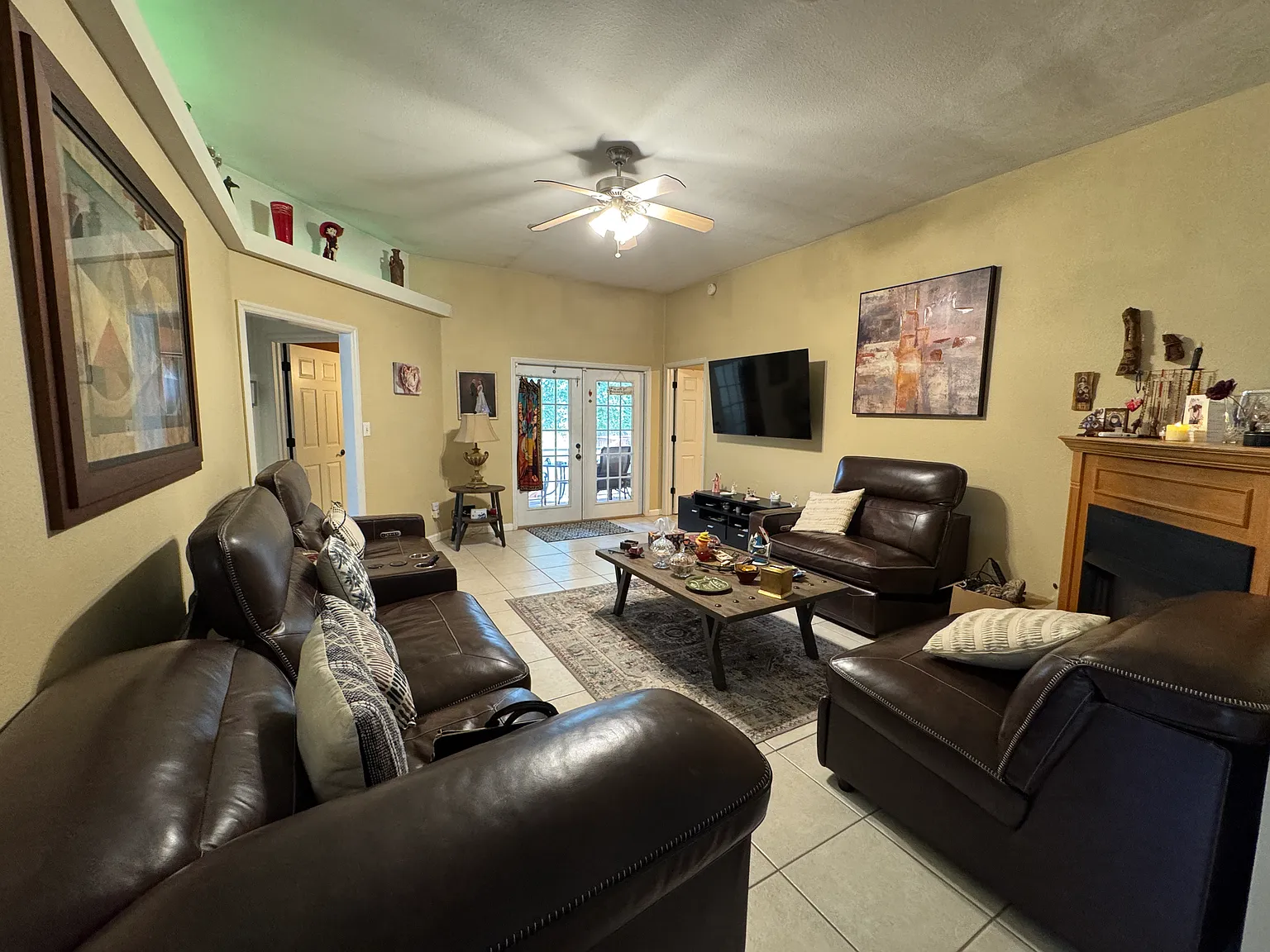 3 bed, 1806 sqft, $2,750 — Photo 2