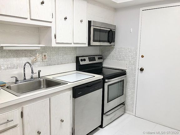3rd image of 18081 Biscayne Blvd #1602-4N