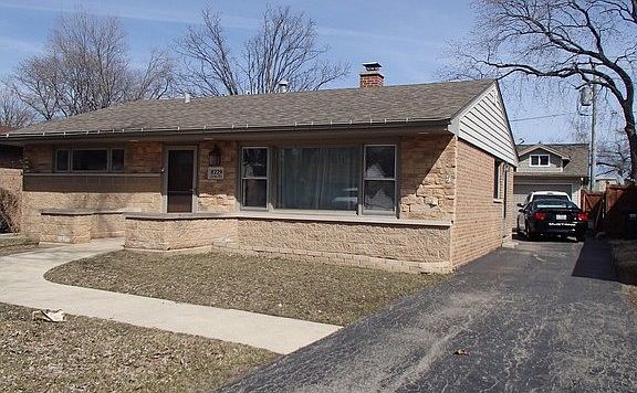3rd image of 8229 N Oconto Ave