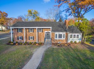 7 Manchester Dr, Westfield, NJ 07090