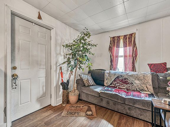 3rd image of 218 Maple St
