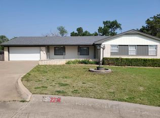 2214 Live Oak Cir, Duncan, OK 73533