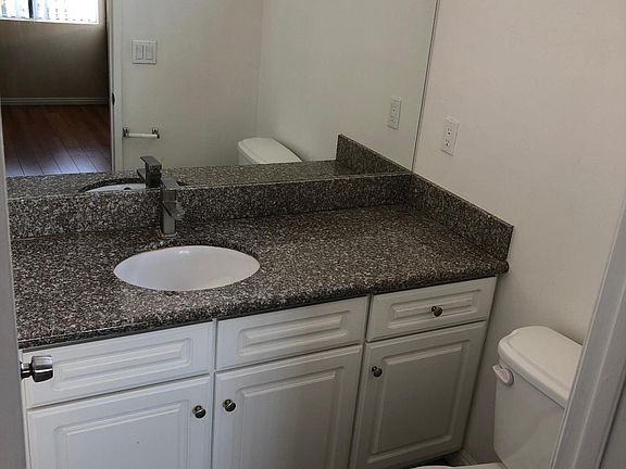 3rd image of 703 E Chestnut St APT 13