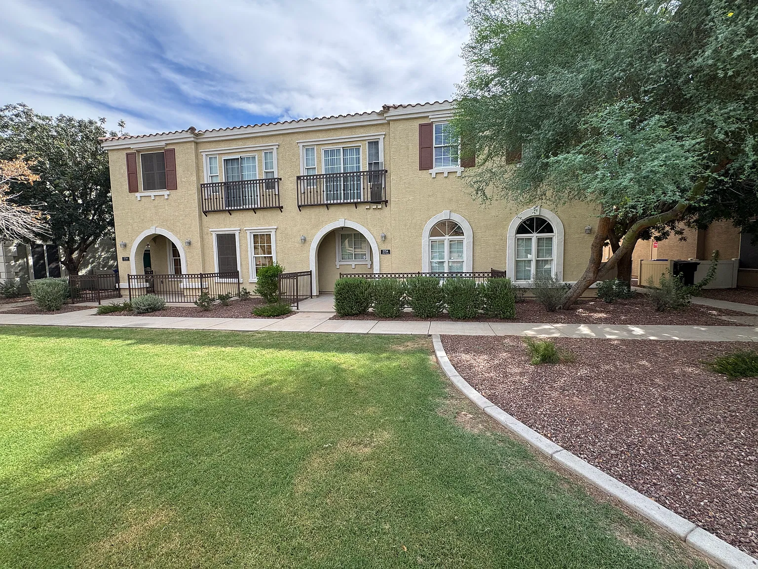 Ready 7/31/19. 3br, 2.5 bath townhome, gated community, Gilbert — Photo 3