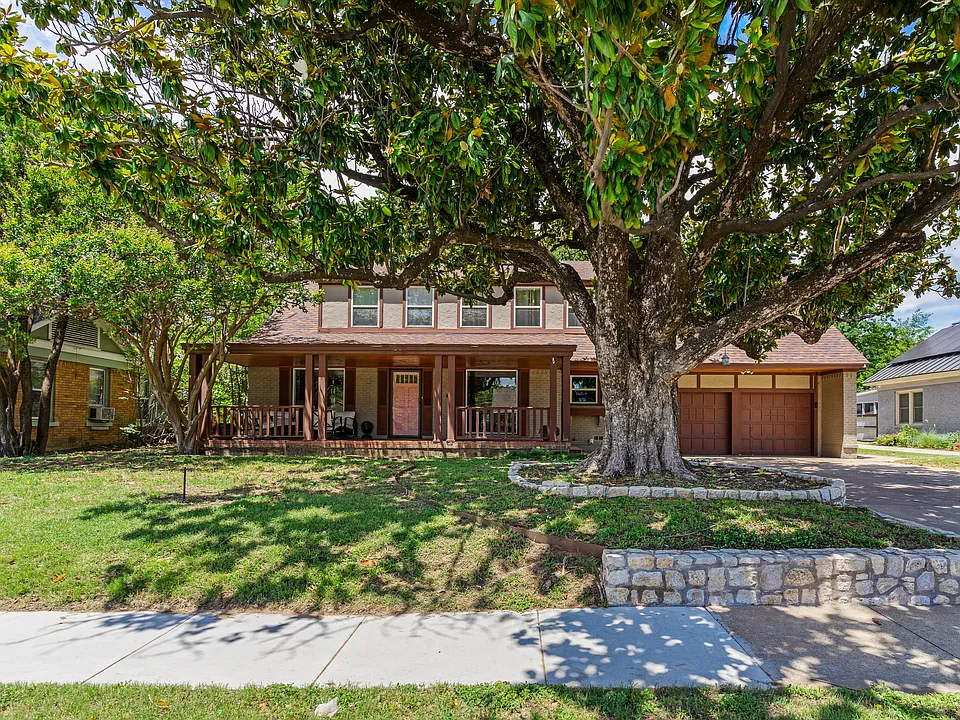1505 N Riverside Dr