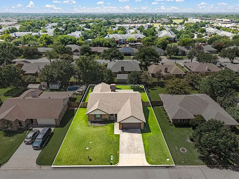 6728 Fair Meadows Dr — Photo 2