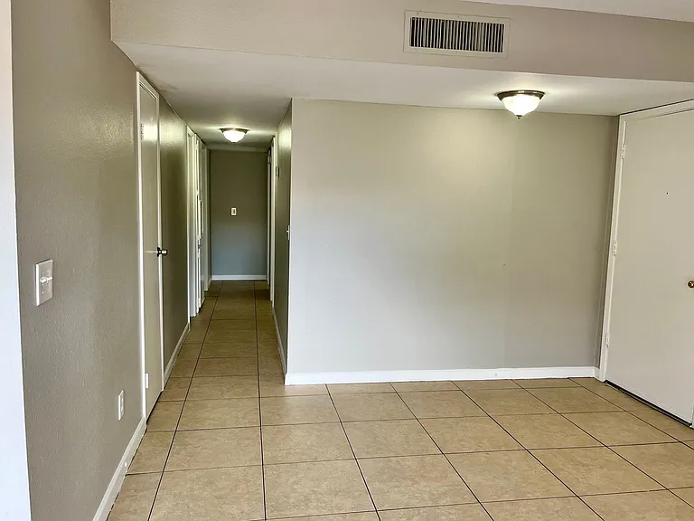 3352 W Harmont Dr #1 — Photo 13