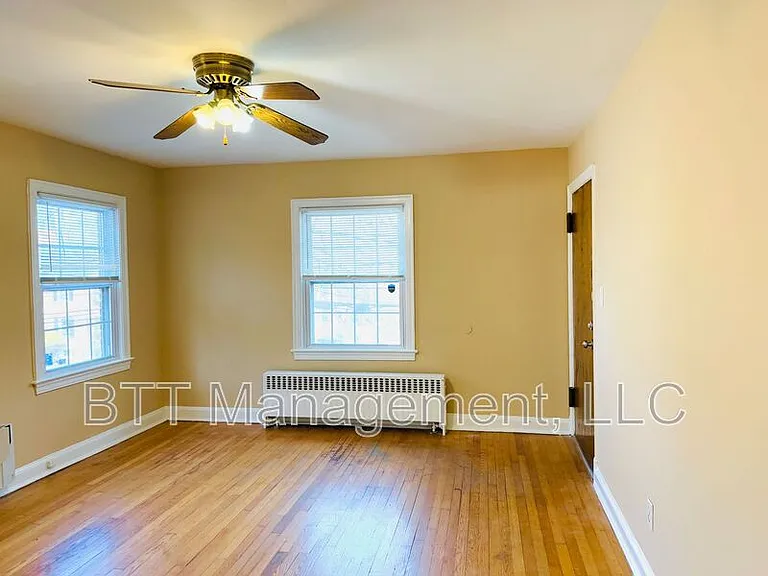 8408 Greenwood Ave #3 — Photo 8