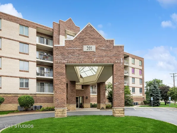 201 W Brush Hill Rd Unit 201, Elmhurst, IL 60126