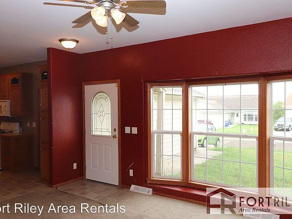 2nd image of 2210 Thompson Dr