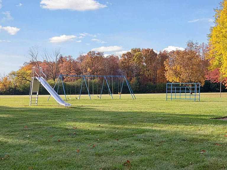 Lawndale Estates — Photo 9