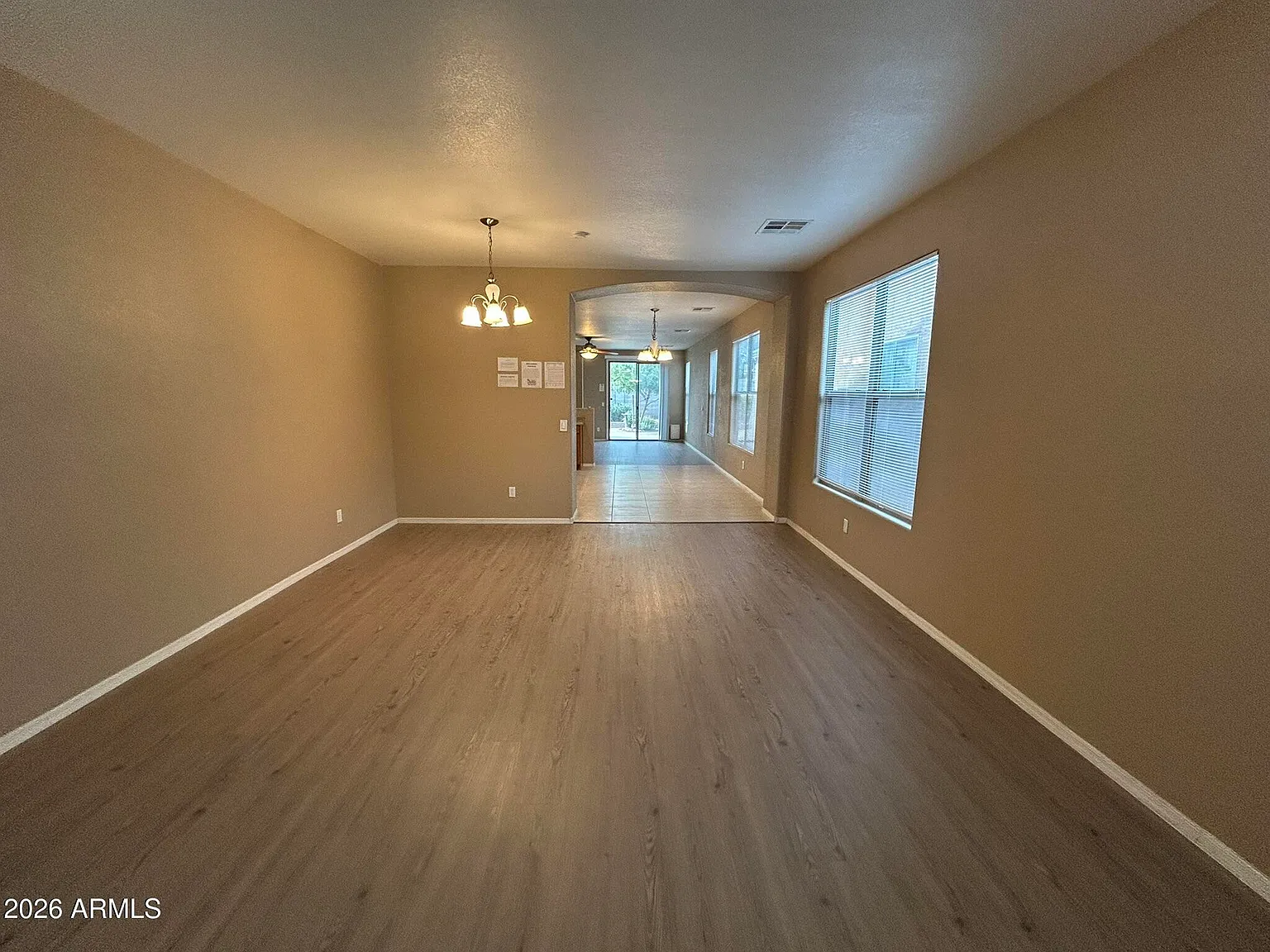 3 bed, 2.0 bath, 1911 sqft, $1,995 — Photo 3
