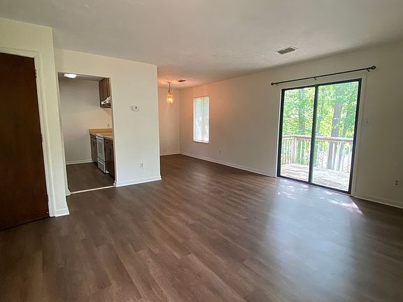 4th image of 3708 Donovan Dr Unit D