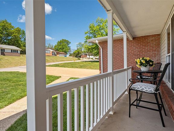 3rd image of 3586 Chaplou Dr