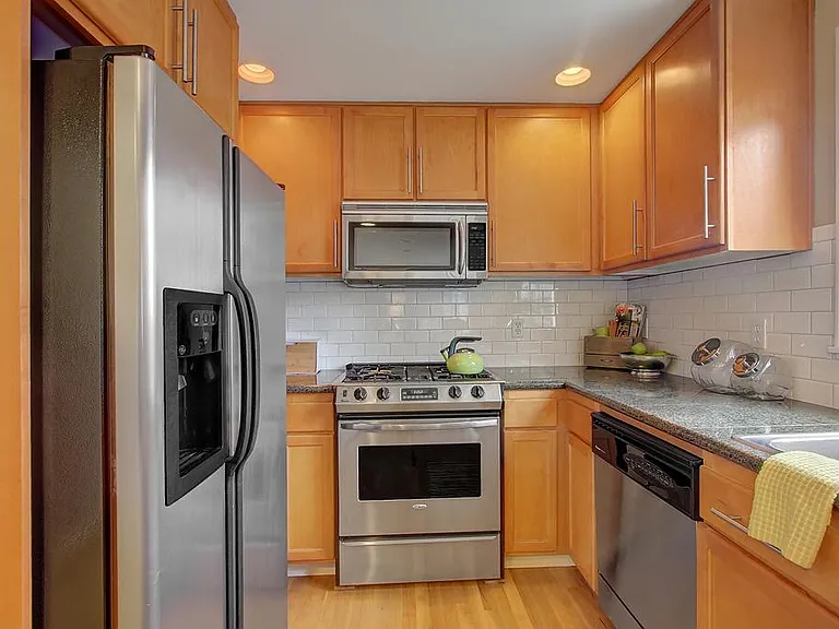 9501 Roosevelt Way NE #C — Photo 10