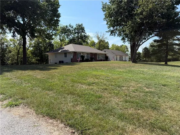 15007 Northern Hills Dr, Holt, MO 64048