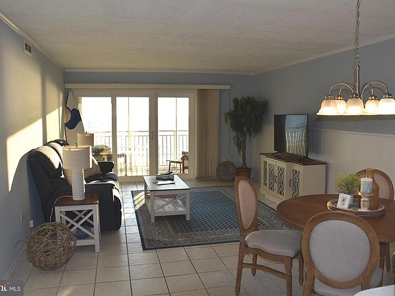 3rd image of 5001 Atlantic Ave Unit 302