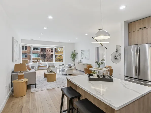 22 Avenue At Port Imperial image 30 of 34