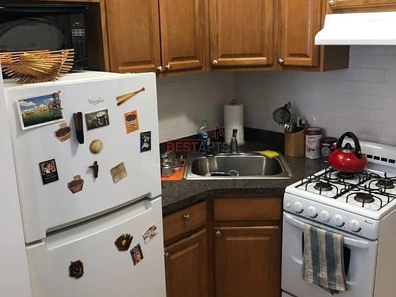 2nd image of 319 W 22nd St APT 2A