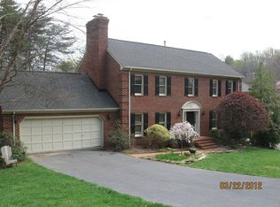 5561 Westbriar Ct, Roanoke, VA 24018