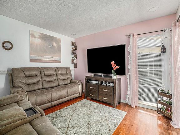 4th image of 10515 Winrock Pl