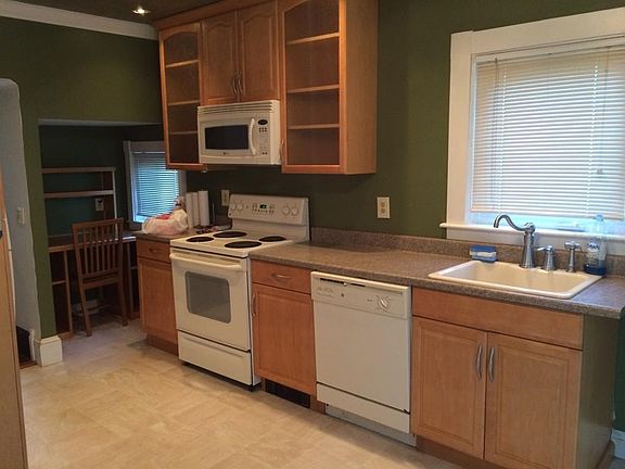 3rd image of 406 Main St